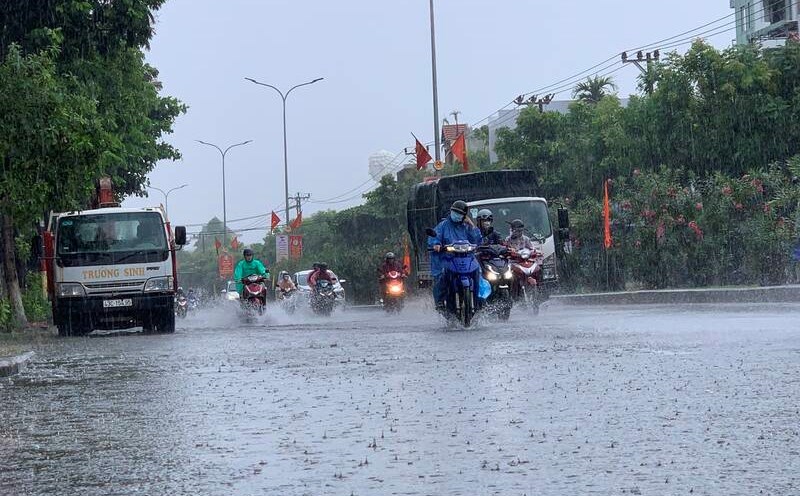 Miền Bắc sắp đón đợt không khí lạnh mới, mưa rào nhiều ngày liên tiếp - Ảnh 1.