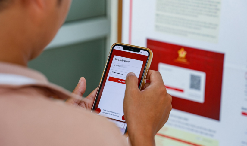 Quy định mới từ 1/3: Tài xế ô tô và xe máy chính thức chuyển sang dùng giấy đăng kiểm điện tử- Ảnh 1. Quy định mới từ 1/3: Tài xế ô tô và xe máy chính thức chuyển sang dùng giấy đăng kiểm điện tử- Ảnh 1.