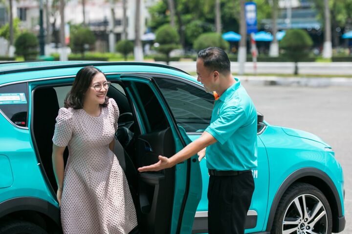 Đến năm 2030, to&agrave;n bộ taxi ở H&agrave; Nội chuyển sang xe điện - Ảnh 1.