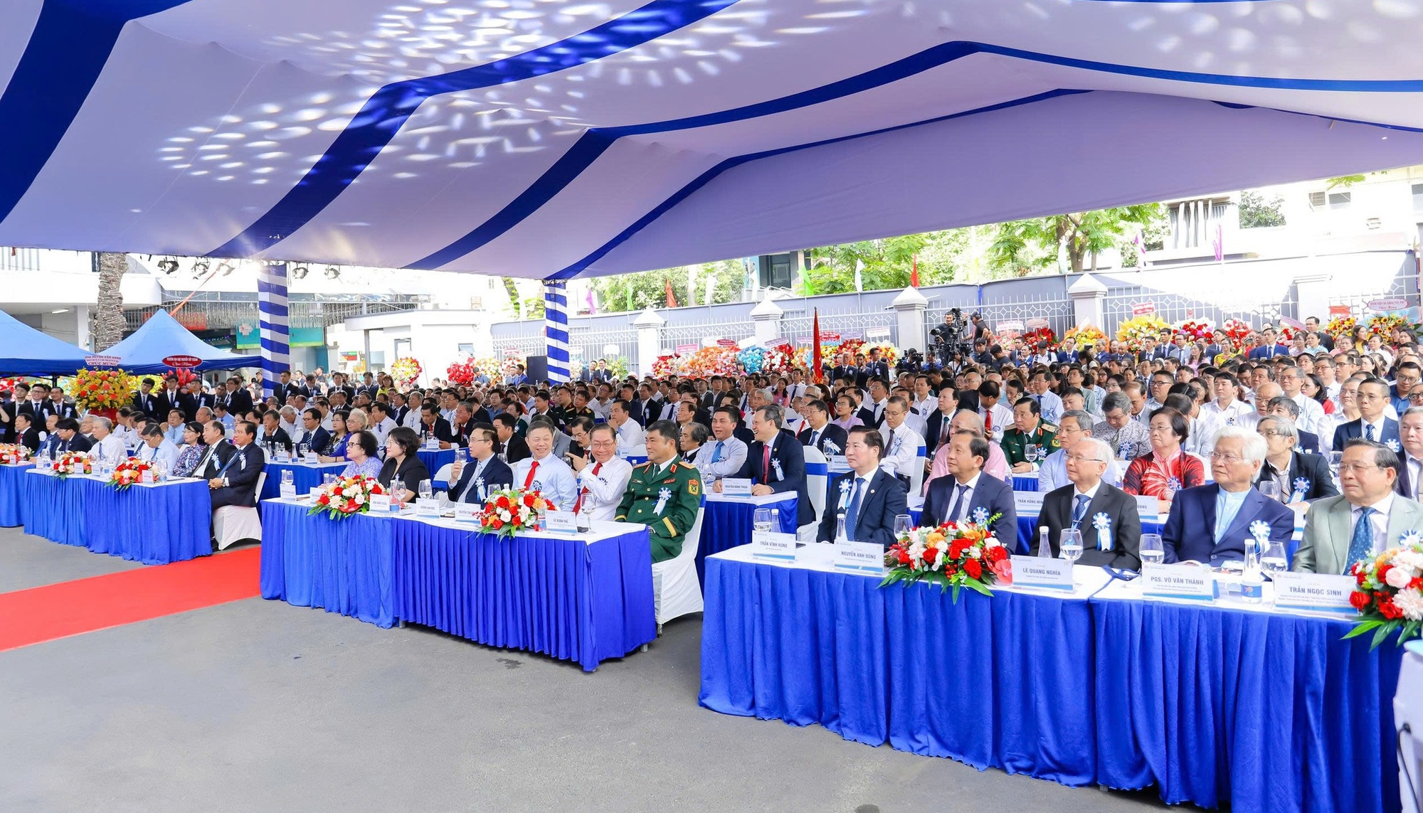 Bệnh viện Bình Dân TPHCM đưa vào sử dụng tòa nhà hiện đại 340 tỉ đồng 20 Bệnh viện Bình Dân TPHCM: Đưa vào sử dụng tòa nhà hiện đại 340 tỉ đồng - Ảnh 2.