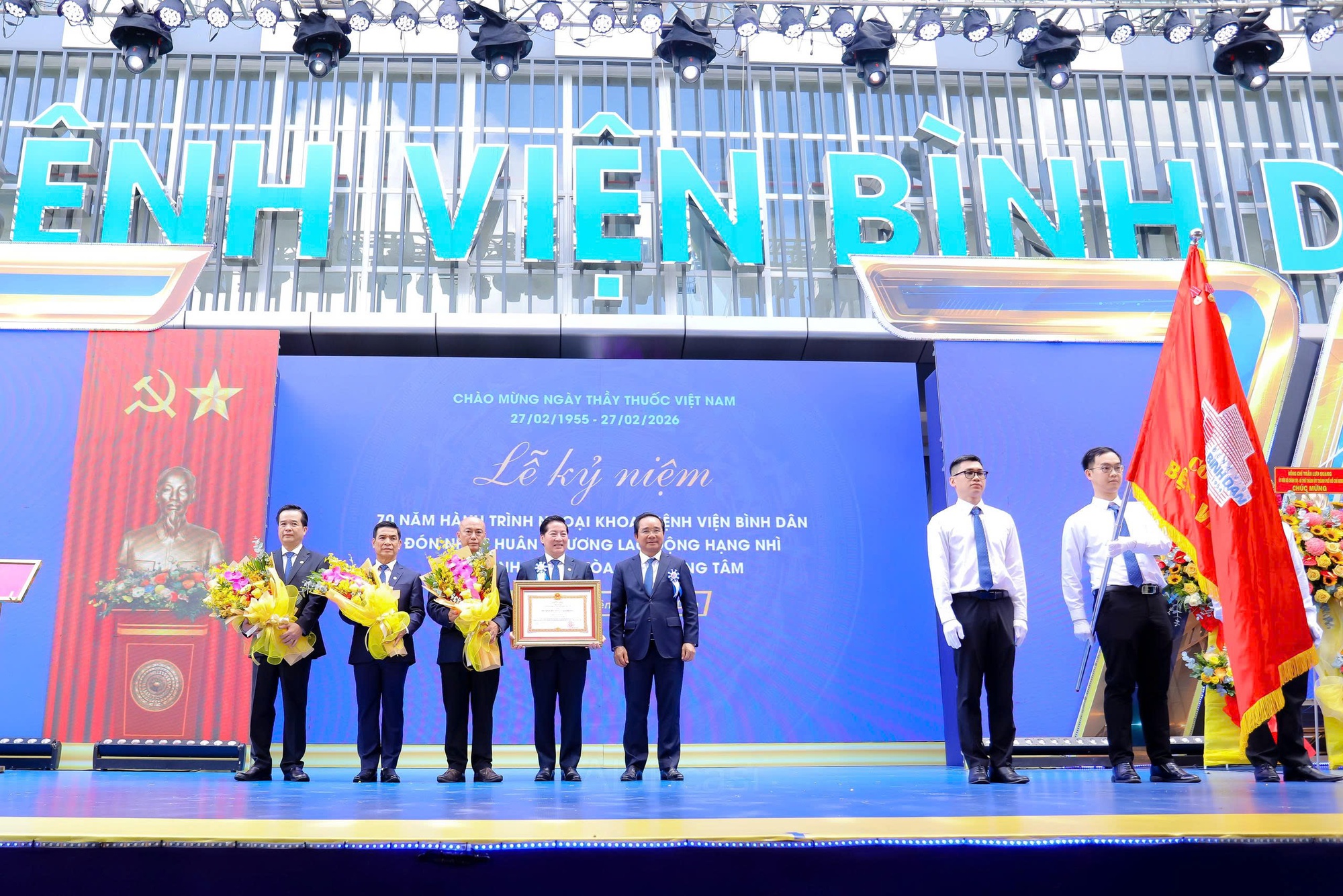 Bệnh viện Bình Dân TPHCM đưa vào sử dụng tòa nhà hiện đại 340 tỉ đồng 19 Bệnh viện Bình Dân TPHCM: Đưa vào sử dụng tòa nhà hiện đại 340 tỉ đồng - Ảnh 1.