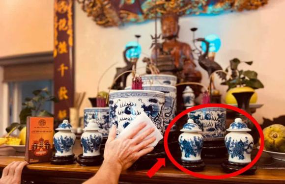 2 thứ quan trọng trên bàn thờ nhưng nhiều người bỏ qua: Không phải bình hoa, khay nước - Ảnh 4.