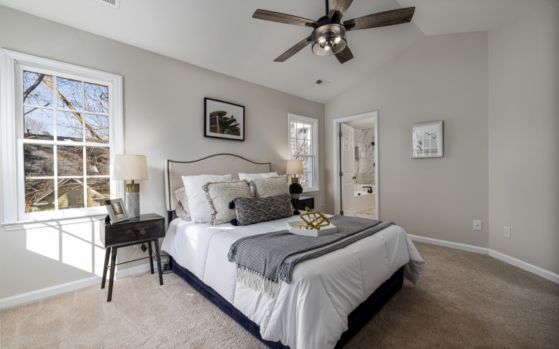 Chuy&ecirc;n gia phong thủy n&oacute;i g&igrave; về hướng k&ecirc; giường để &ldquo;ngủ một đ&ecirc;m, nhẹ l&ograve;ng cả th&aacute;ng&rdquo; - Ảnh 3.