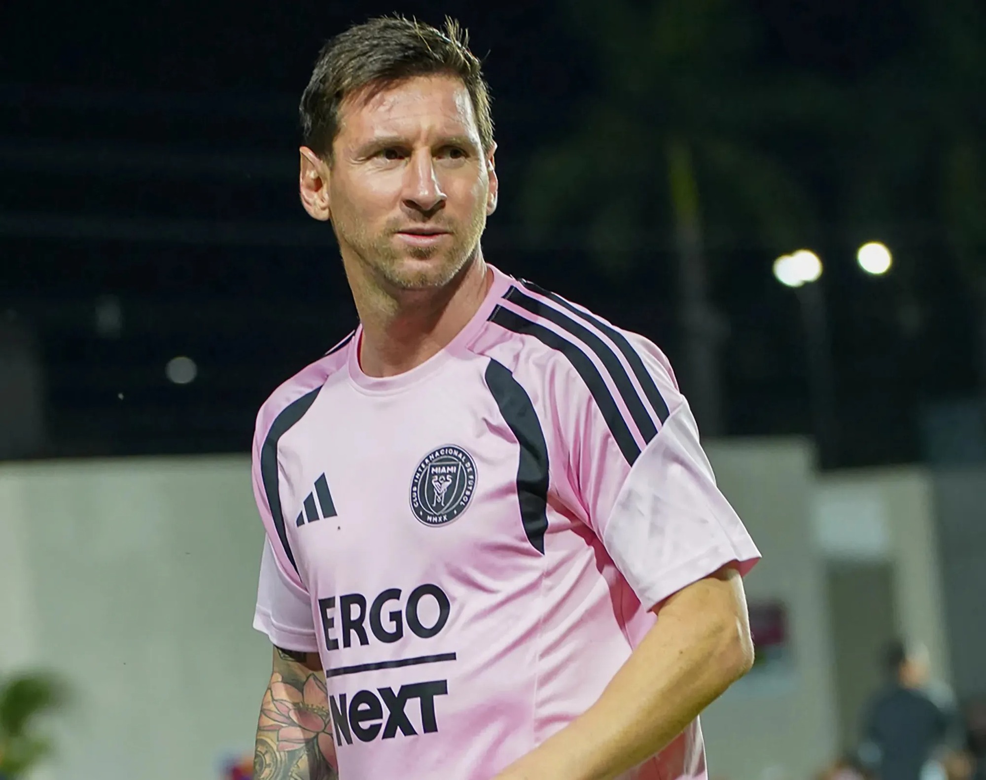 Messi có vinh dự đặc biệt như Ronaldo - Ảnh 1. Messi có vinh dự đặc biệt như Ronaldo - Ảnh 1.