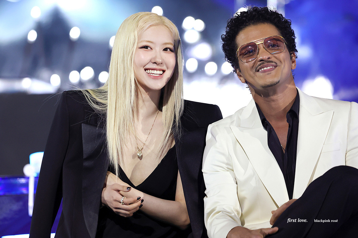 Tin đồn Rosé (BLACKPINK) - Bruno Mars hẹn hò, còn nôn nóng có con?- Ảnh 2. Tin đồn Rosé (BLACKPINK) - Bruno Mars hẹn hò, còn nôn nóng có con?- Ảnh 2.