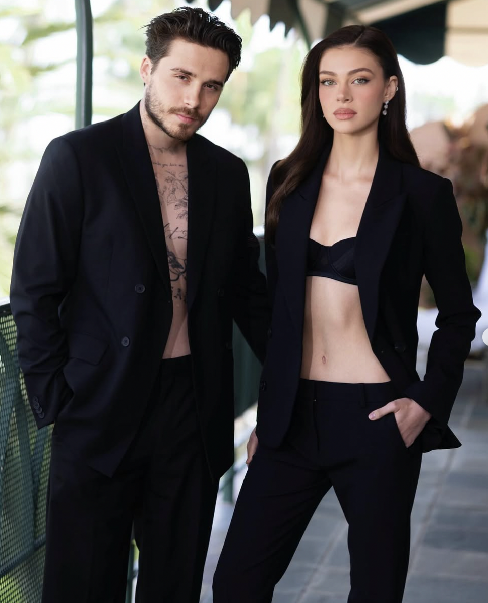 Victoria Beckham ngo&agrave;i 50 vẫn cực sexy, nhan sắc đỉnh cao, nhảy 1 điệu với con trai cũng khiến con d&acirc;u ấm ức bật kh&oacute;c - Ảnh 3.