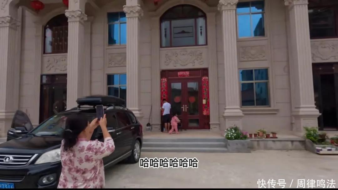 Mẹ vợ lần đầu đến thăm nh&agrave; con rể l&agrave;m c&ocirc;ng nh&acirc;n, bước v&agrave;o liền thốt l&ecirc;n: &ldquo;Con sống trong biệt thự sao?&rdquo;- Ảnh 5.