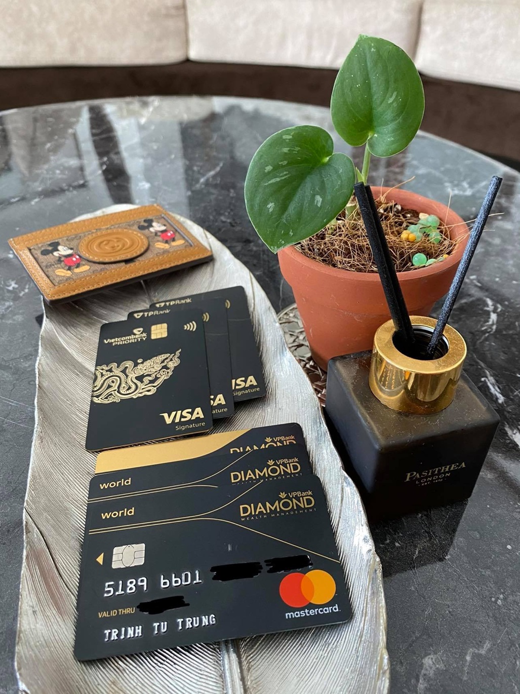 Nam diễn vi&ecirc;n sở hữu 19 căn nh&agrave; v&agrave; biệt thự ở tuổi ngo&agrave;i 30, khoe l&igrave; x&igrave; 2 con nhận được, ai cũng xin v&iacute;a- Ảnh 4.