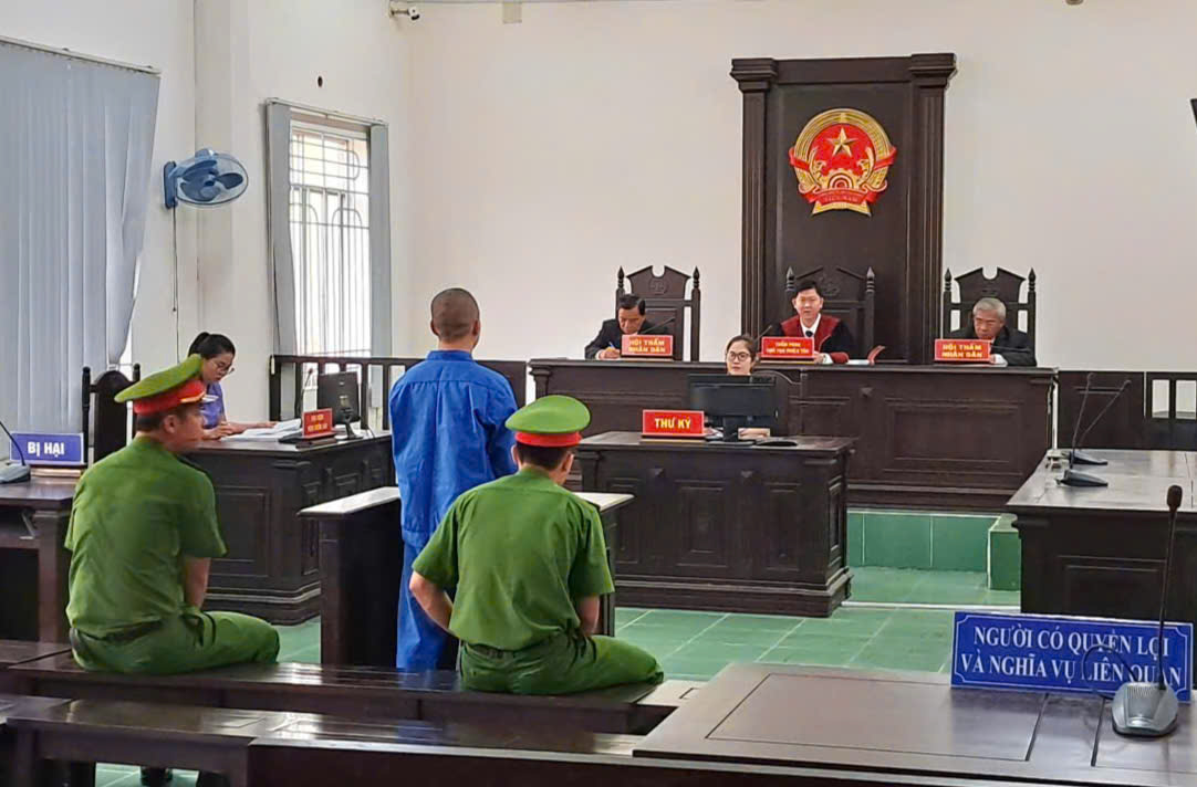 Vụ &aacute;n cướp giật T&acirc;y Ninh: Hai bị c&aacute;o l&atilde;nh &aacute;n 9 năm t&ugrave; cho tội &aacute;c t&agrave;n nhẫn - Ảnh 3.