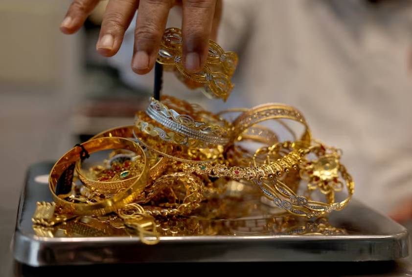 Người phụ nữ r&uacute;t sổ tiết kiệm 860 triệu đồng mua v&agrave;ng, 10 năm sau l&atilde;i 130% nhưng thừa nhận: &ldquo;T&ocirc;i l&atilde;i đậm nhưng thấp thỏm, mất ăn mất ngủ&rdquo;- Ảnh 2.