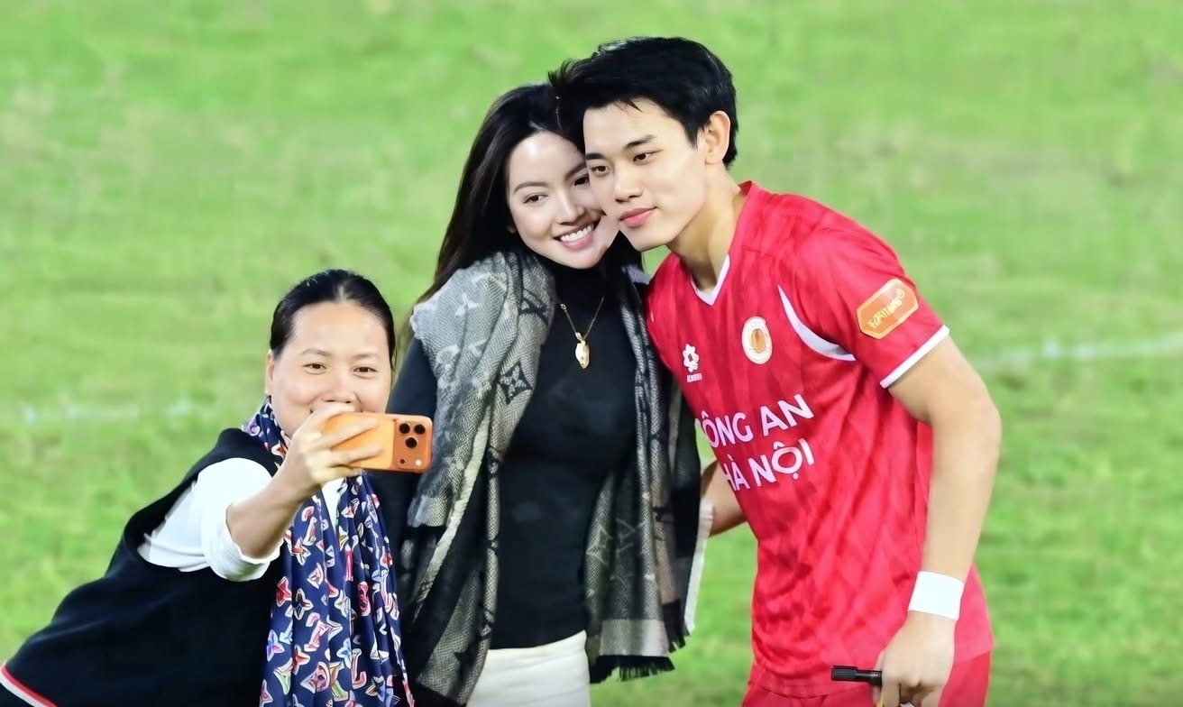 10 giây của Đình Bắc và Chu Thanh Huyền đang viral: "Cậu ấy lễ phép quá" - Ảnh 4.