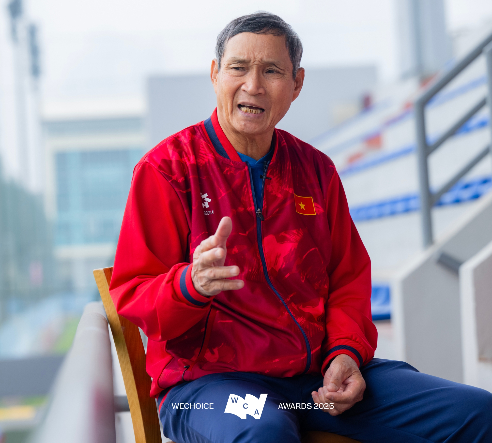 HLV 75 tuổi Mai Đức Chung của đội tuyển nữ Việt Nam: “Thắng thì các con nhận, thua thì bác chịu” - Ảnh 15. HLV 75 tuổi Mai Đức Chung của đội tuyển nữ Việt Nam: “Thắng thì các con nhận, thua thì bác chịu” - Ảnh 15.