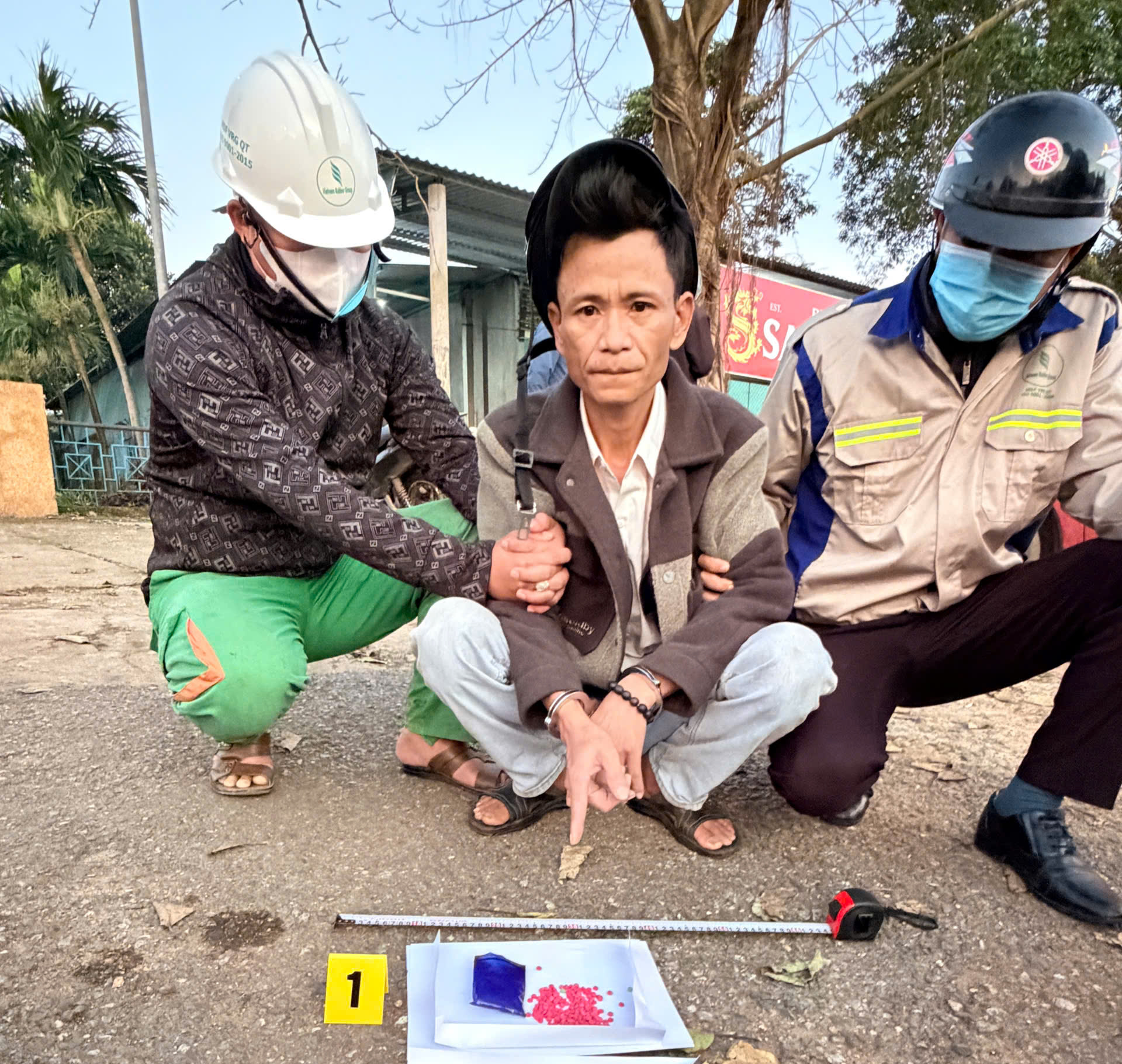 Công an bắt giữ Trần Quốc Dũng với 2 . 000 Viên ma túy tổng hợp Tại Quảng Trị - Ảnh 1.