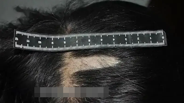 Bé gái 13 tuổi ngày nào cũng cầm đúng 3.800 đồng đi mua rau, chủ tiệm theo dõi rồi sững sờ trước sự thật - Ảnh 3.