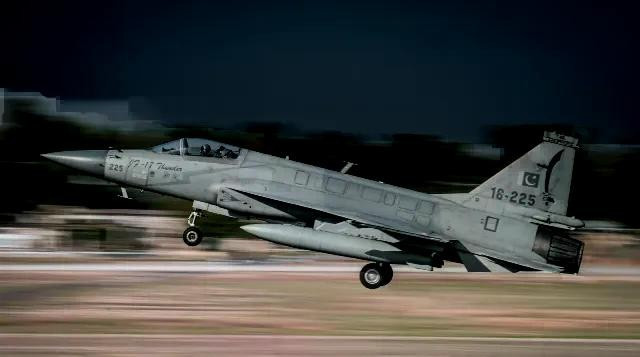 Ti&ecirc;m k&iacute;ch JF - 17: Đối thủ đ&aacute;ng gờm của m&aacute;y bay chiến đấu phương T&acirc;y năm 2026 - Ảnh 2.