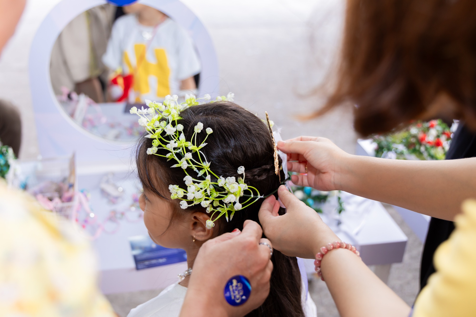 "Giấc mơ Lọ Lem" và phép màu có thật cho 1000 trẻ em gái Việt- Ảnh 8. "Giấc mơ Lọ Lem" và phép màu có thật cho 1000 trẻ em gái Việt- Ảnh 8.