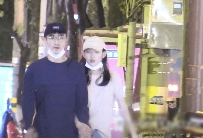 Mỹ nhân gen Z nói xấu cả showbiz chia tay bạn trai diễn viên hơn 10 tuổi, đang rao bán gấp căn hộ hạng sang- Ảnh 3. Mỹ nhân gen Z nói xấu cả showbiz chia tay bạn trai diễn viên hơn 10 tuổi, đang rao bán gấp căn hộ hạng sang- Ảnh 3.