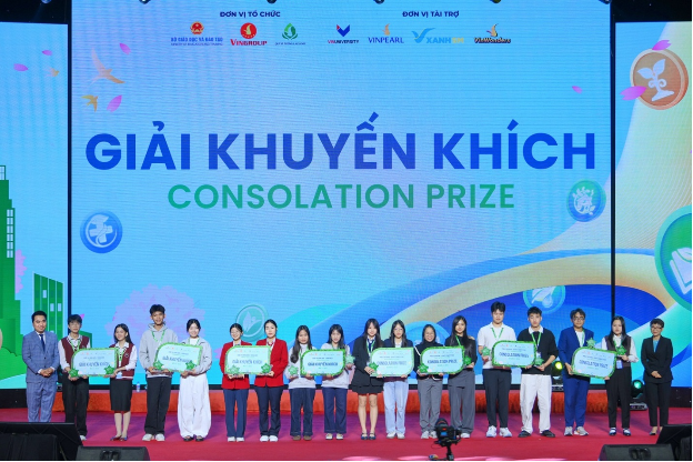 Cặp học sinh Đắk Lắk v&agrave; H&agrave; Nội gi&agrave;nh qu&aacute;n qu&acirc;n cuộc thi Tiếng n&oacute;i Xanh m&ugrave;a 3 - Ảnh 3.