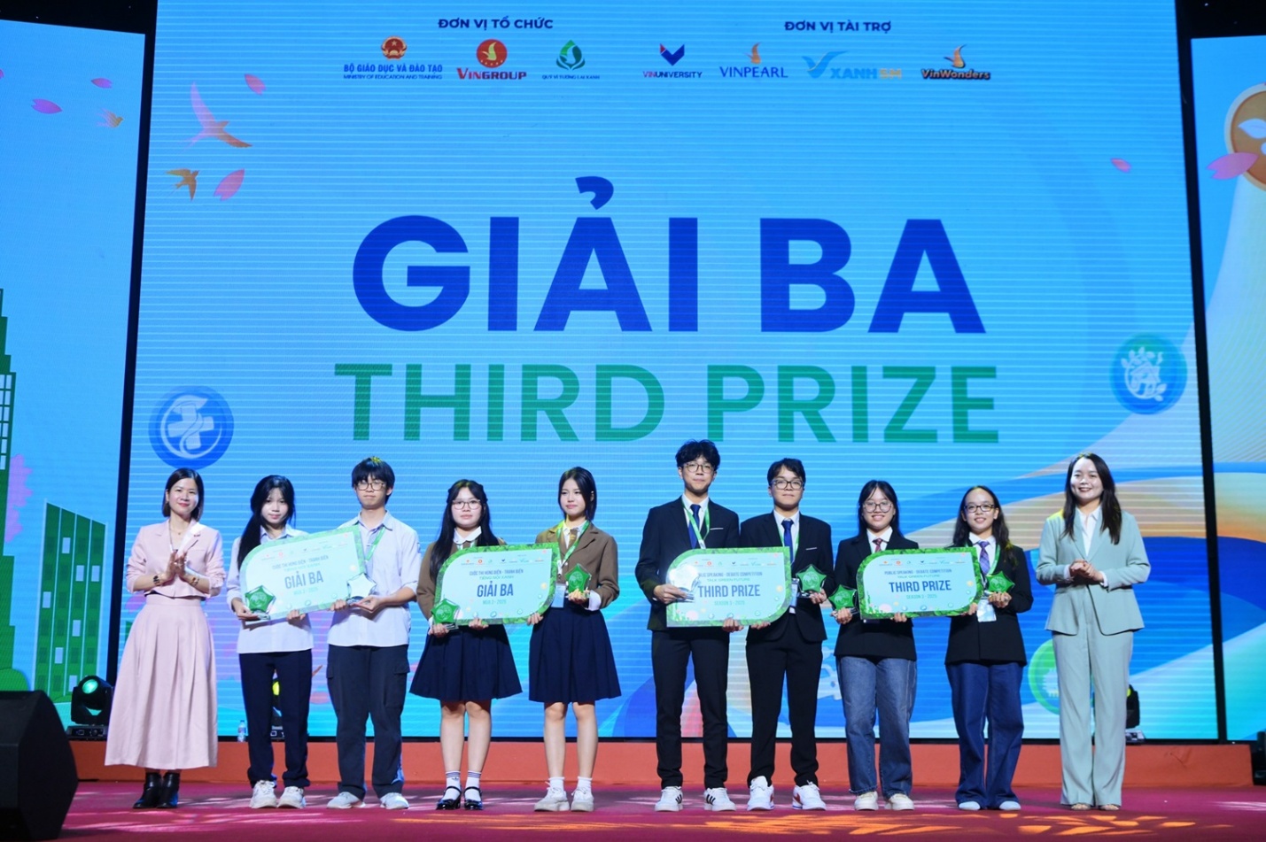 Cặp học sinh Đắk Lắk v&agrave; H&agrave; Nội gi&agrave;nh qu&aacute;n qu&acirc;n cuộc thi Tiếng n&oacute;i Xanh m&ugrave;a 3 - Ảnh 2.