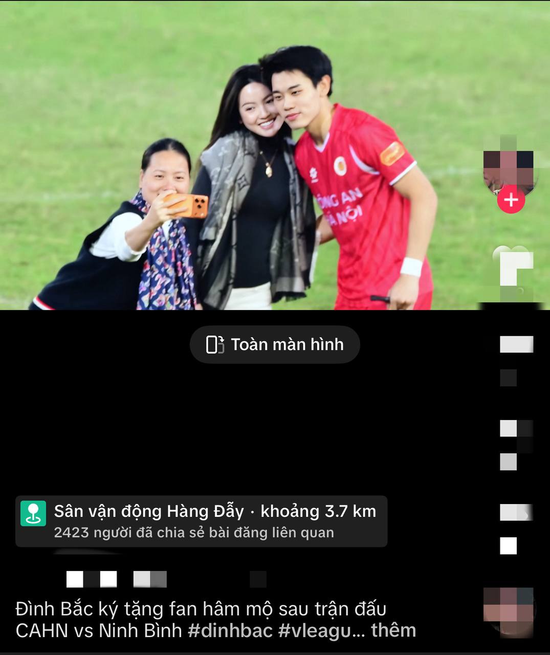 Đ&igrave;nh Bắc hot đến mức Chu Thanh Huyền - vợ Quang Hải cũng phải xuống s&acirc;n xin chụp ảnh c&ugrave;ng- Ảnh 1.