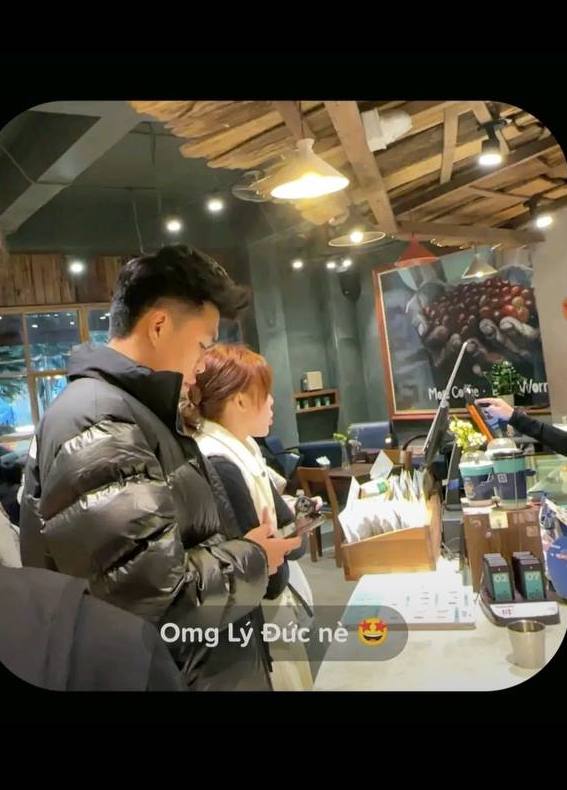 Xôn xao ảnh Lý Đức tình tứ nắm tay hotgirl bắn súng Phí Thanh Thảo sau drama tình ái- Ảnh 2.