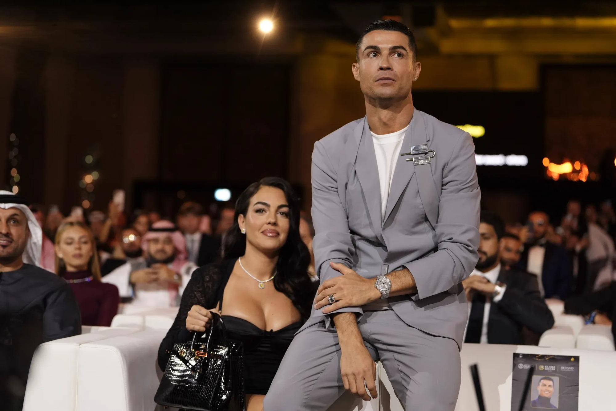 Ronaldo "nổi loạn" ở Al Nassr: Khi tiền khủng kh&ocirc;ng mua được danh hiệu - Ảnh 2.