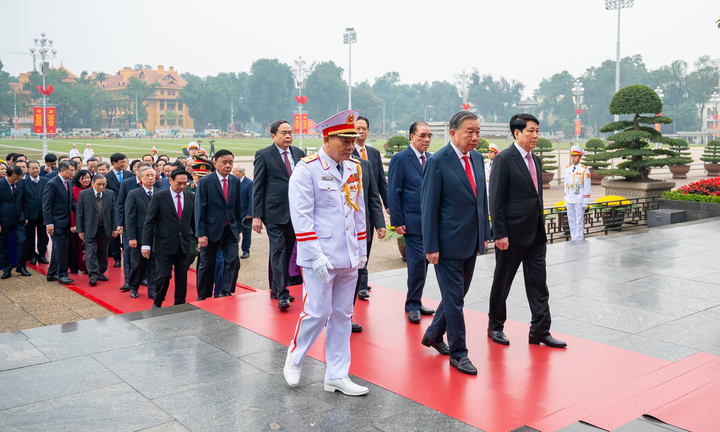 Lãnh đạo Đảng , Nhà nước viếng Chủ tịch Hồ Chí Minh nhân 96 năm Ngày thành lập Đảng - Ảnh 3.
