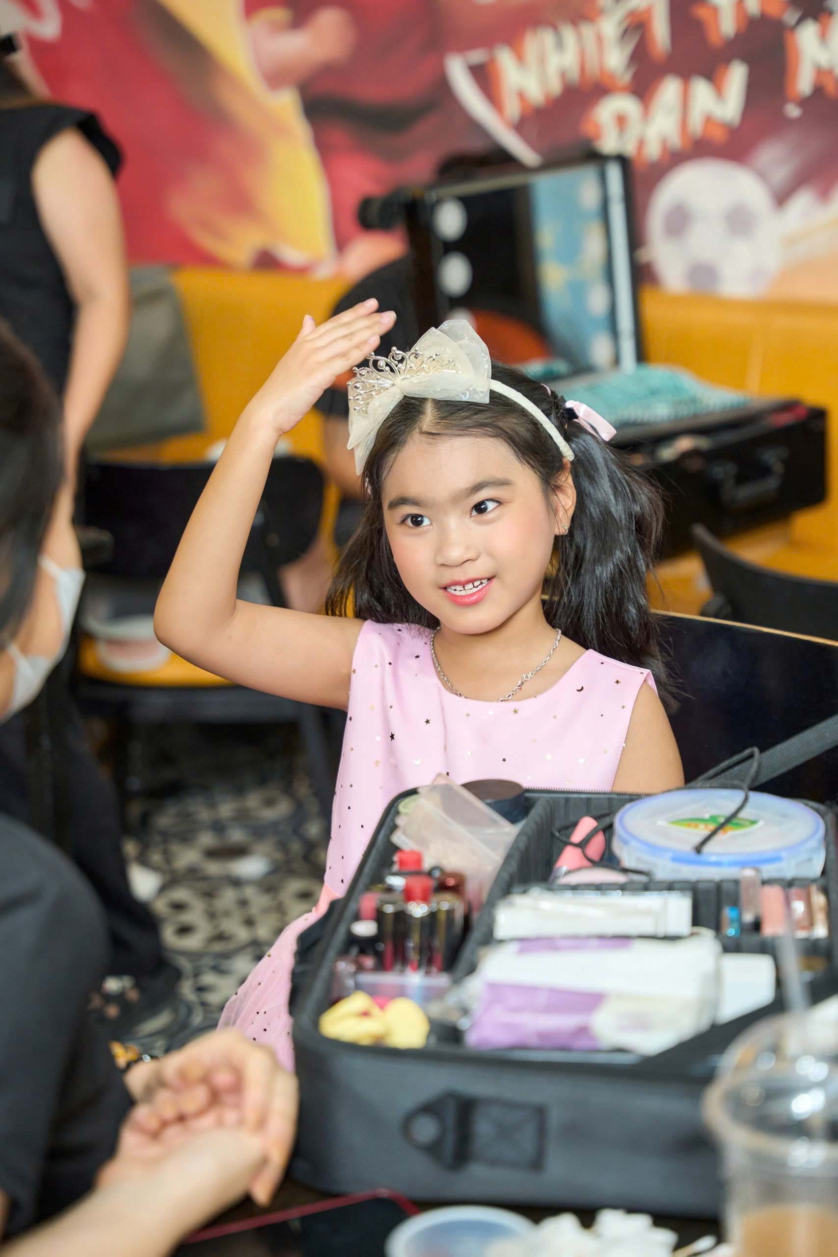 "Giấc mơ Lọ Lem" và phép màu có thật cho 1000 trẻ em gái Việt- Ảnh 9. "Giấc mơ Lọ Lem" và phép màu có thật cho 1000 trẻ em gái Việt- Ảnh 9.