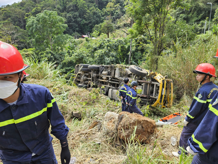 Tai nạn xe tải nghiêm trọng tại đèo Bảo Lộc , 2 người thương vong ngày 3 / 2 / 2026 - Ảnh 1.