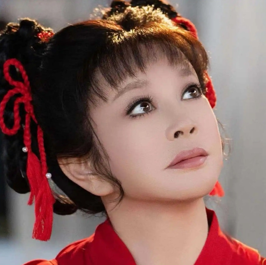 Mỹ nh&acirc;n su&yacute;t thay Lưu Diệc Phi đ&oacute;ng Tiểu Long Nữ: Nhan sắc n&agrave;y Do&atilde;n Ch&iacute; B&igrave;nh cũng ch&ecirc;, tr&ograve; cười lớn nhất showbiz- Ảnh 4.