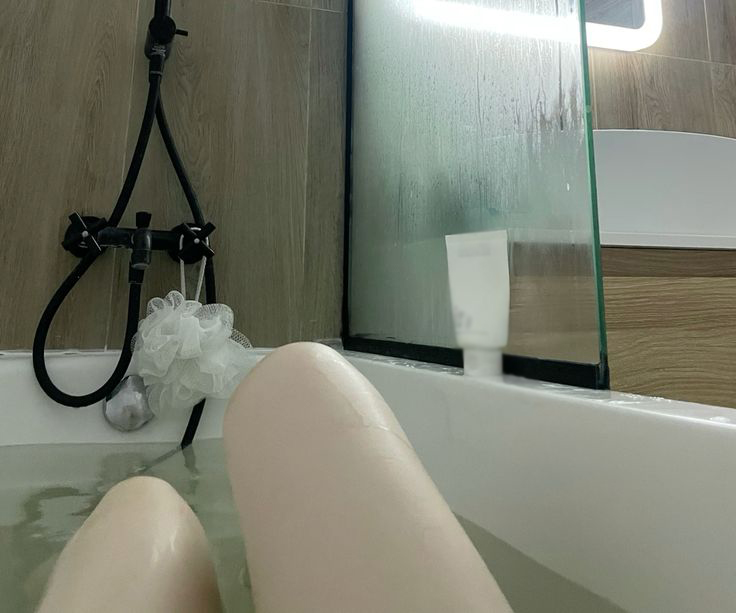 Lâu không làm "chuyện ấy" khiến phụ nữ già nhanh hơn? Bác sĩ nói thẳng: 4 hậu quả này là KHÓ TRÁNH! - Ảnh 2.