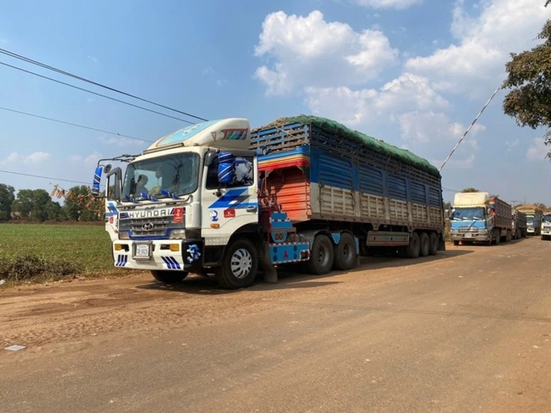 Thủ tướng chỉ đạo th&ocirc;ng quan h&agrave;ng h&oacute;a: Giải quyết &aacute;ch tắc xuất nhập khẩu 2026 - Ảnh 1.