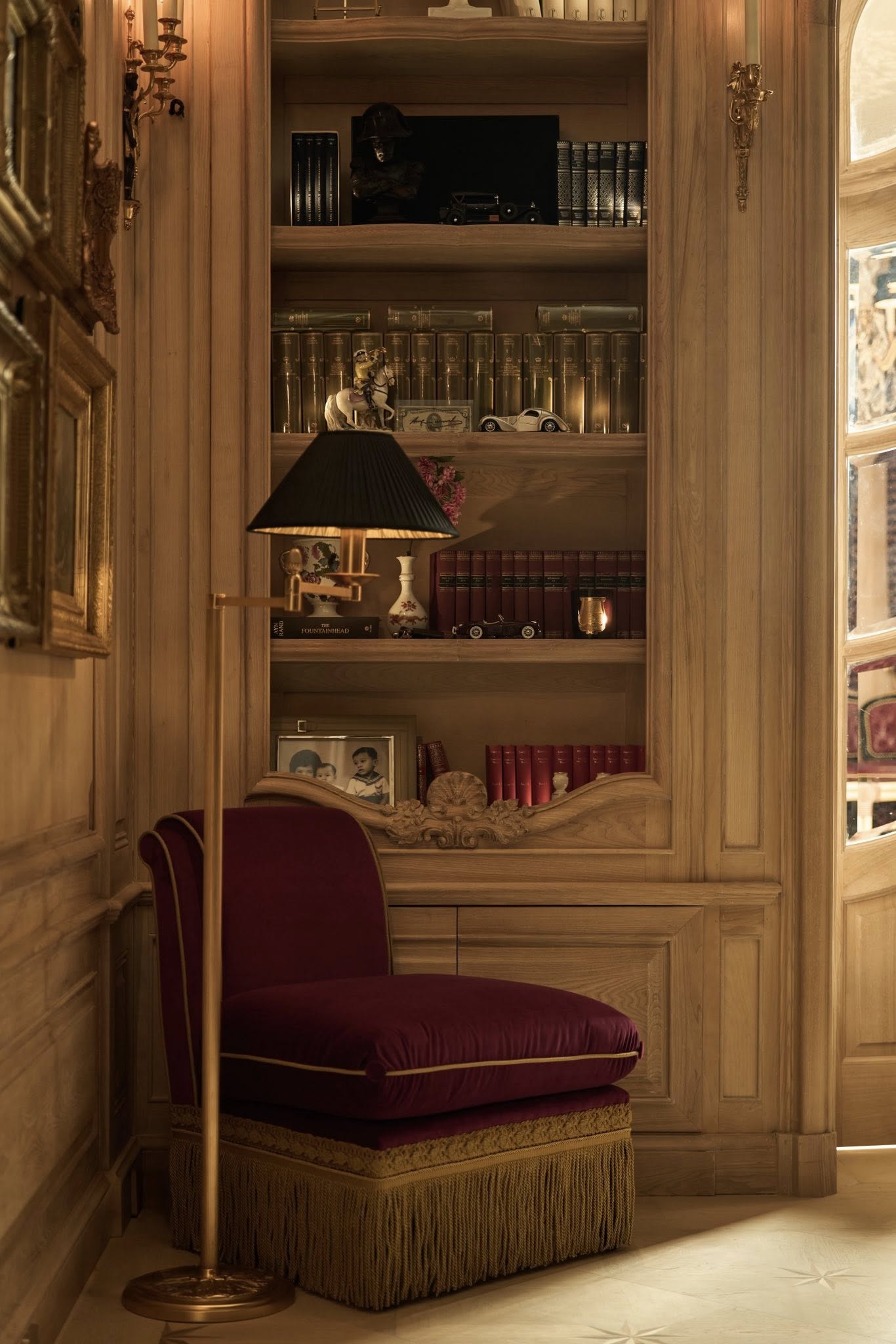 Th&aacute;i C&ocirc;ng phản ph&aacute;o- Ảnh 10.