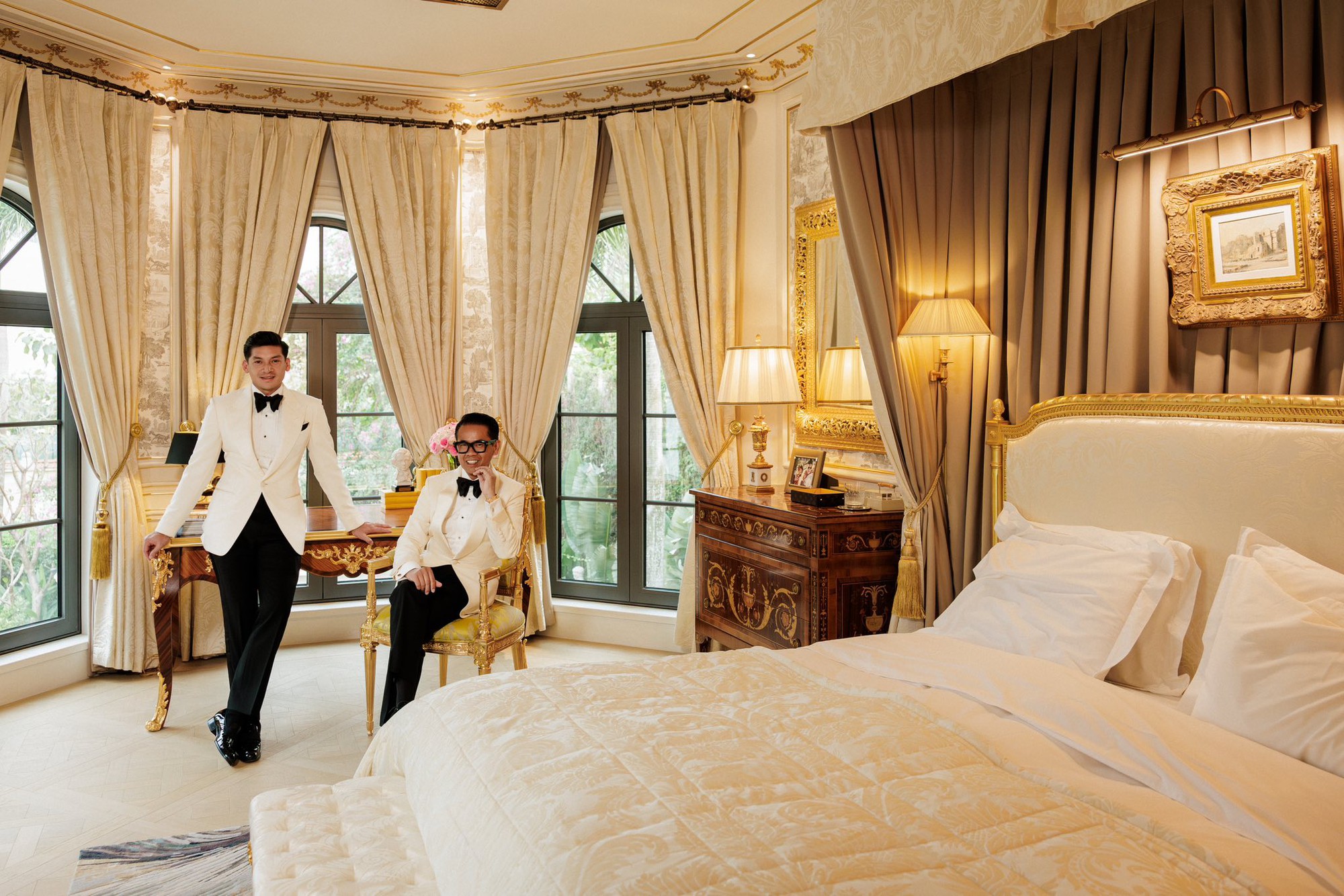 Th&aacute;i C&ocirc;ng phản ph&aacute;o- Ảnh 11.