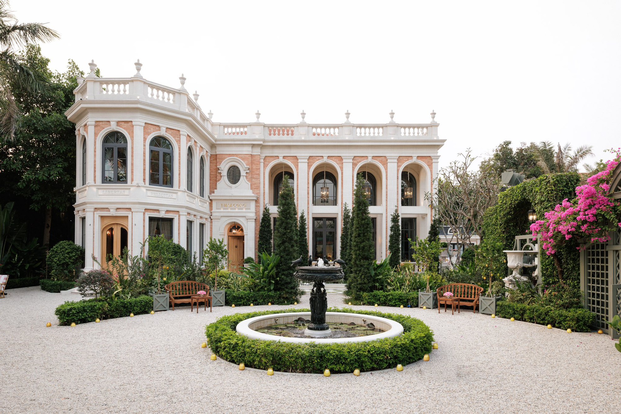 Th&aacute;i C&ocirc;ng phản ph&aacute;o- Ảnh 6.