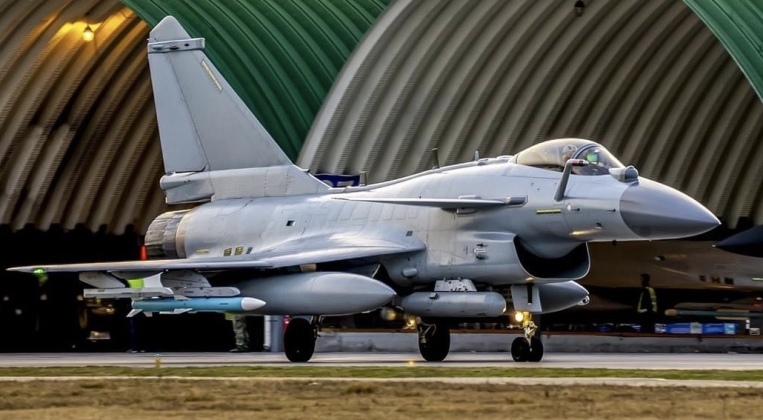 K&yacute; thỏa thuận định mua 24 chiếc F-15, quốc gia Đ&ocirc;ng Nam &Aacute; bất ngờ đổi sang J-10 của Trung Quốc- Ảnh 2.