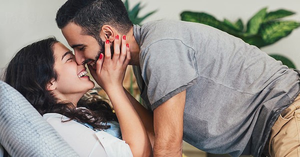 Những phản ứng kỳ lạ nhất của phụ nữ khi &ldquo;l&ecirc;n đỉnh&rdquo; - Ảnh 2.