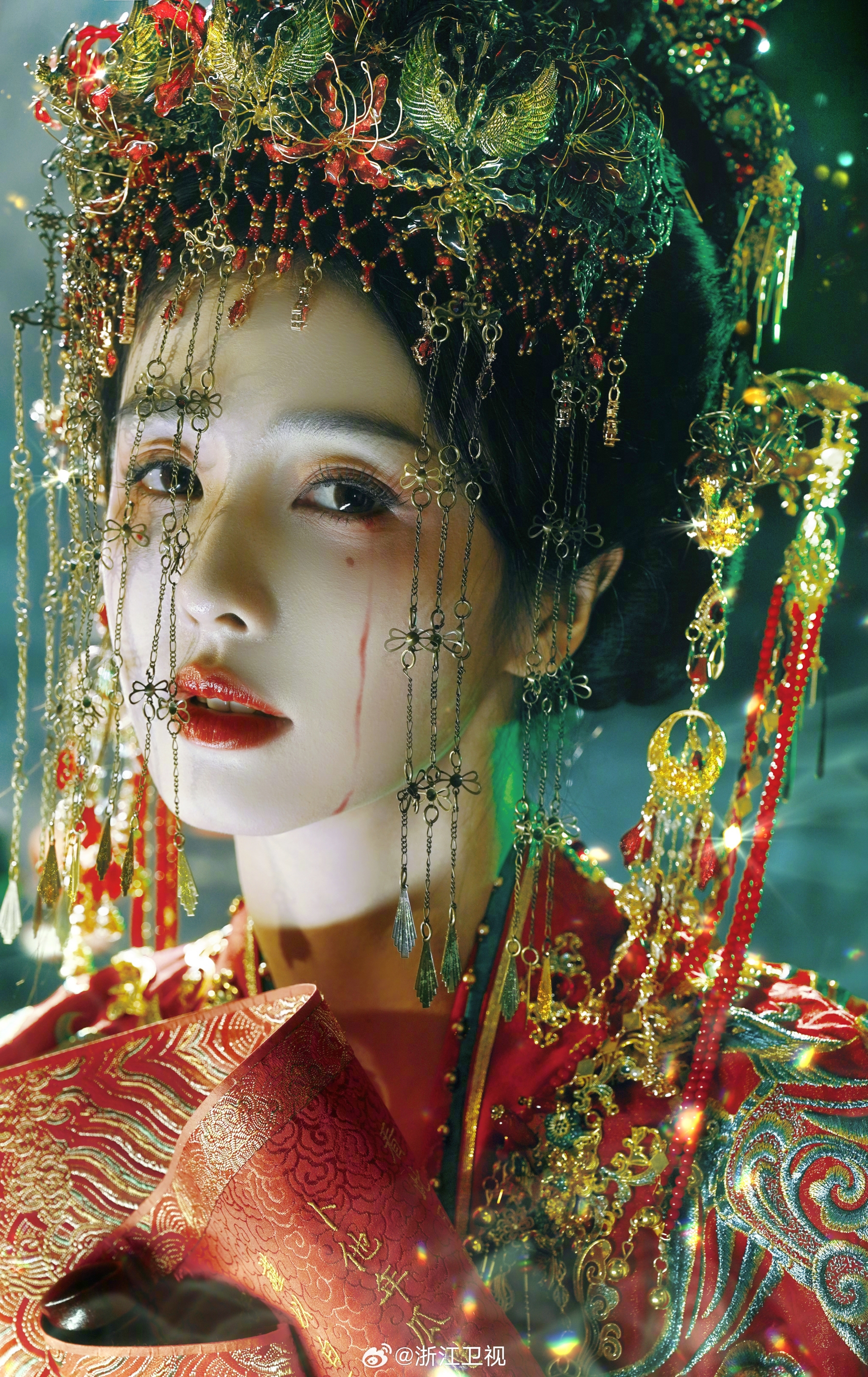 Cô dâu đẹp ma mị đang viral khắp Trung Quốc: Nhan sắc này AI cũng không vẽ nổi, đúng chuẩn cú sốc visual- Ảnh 2.