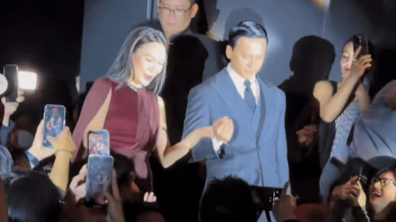 Mỹ T&acirc;m v&agrave; Mai T&agrave;i Phến như c&ocirc; d&acirc;u ch&uacute; rể trong đ&aacute;m cưới- Ảnh 1.