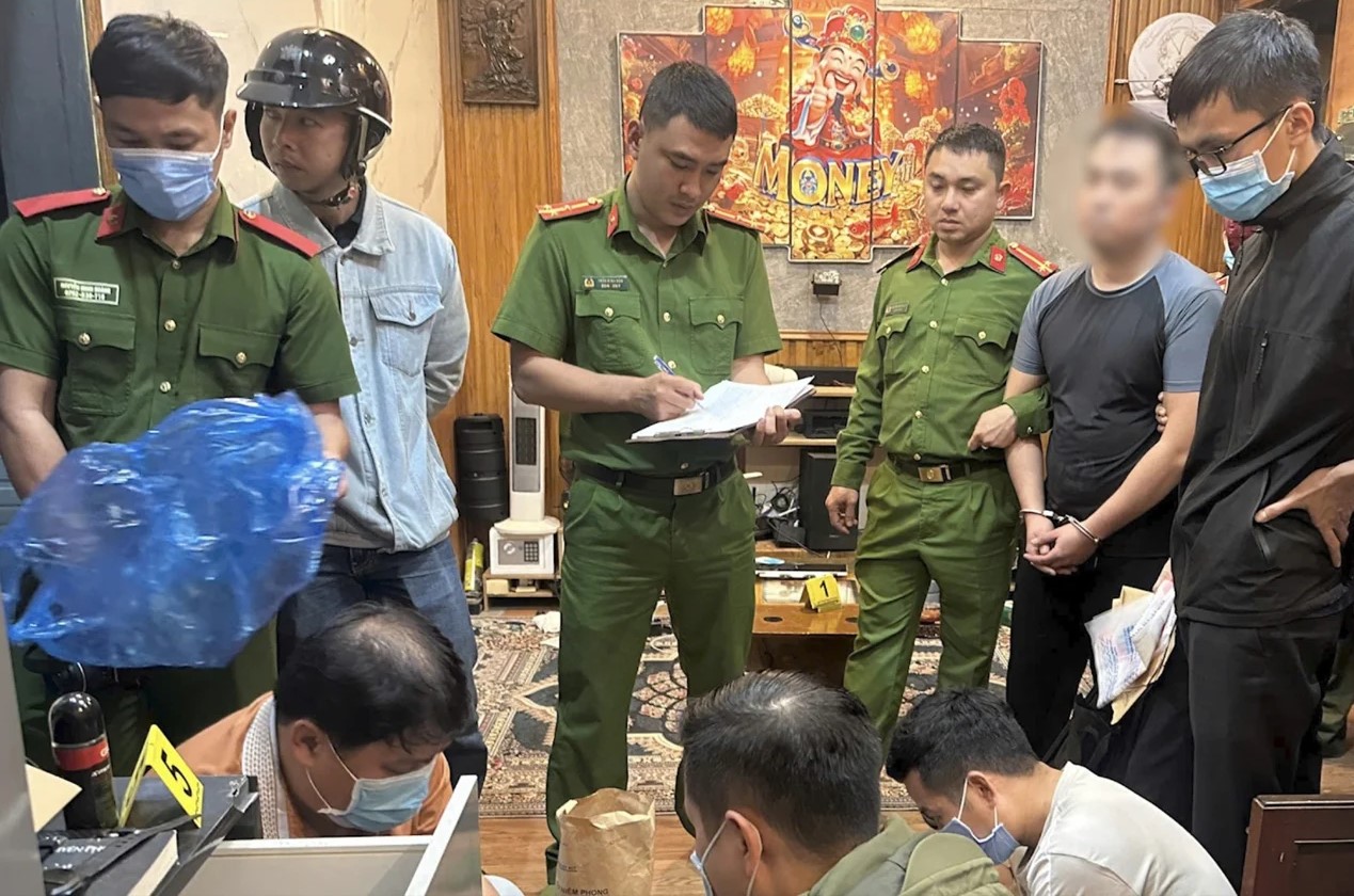 Biến nh&agrave; th&agrave;nh "c&ocirc;ng sự" cất giấu ma t&uacute;y- Ảnh 1.