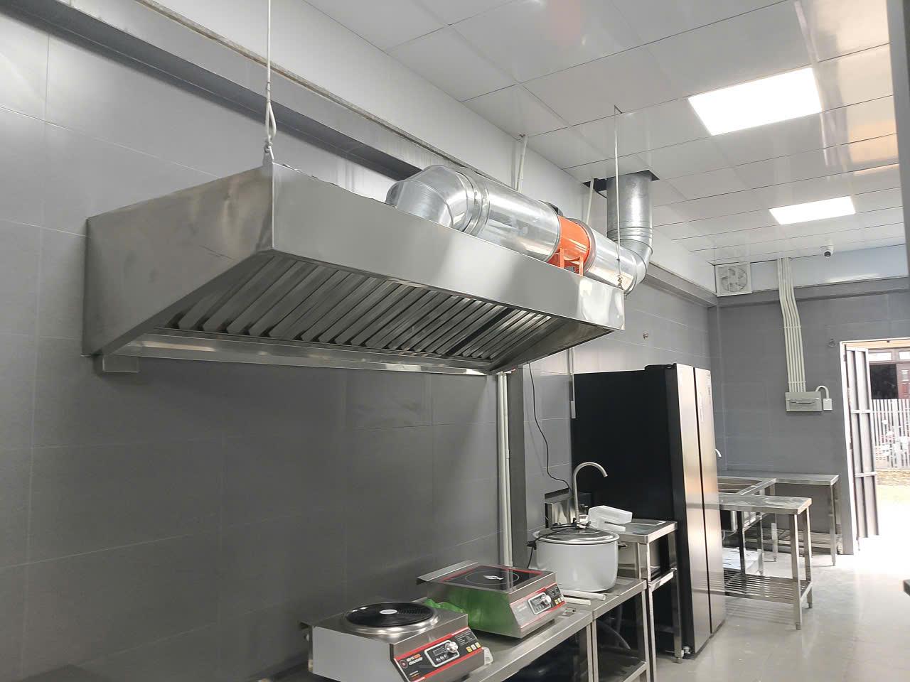 Gia c&ocirc;ng inox theo y&ecirc;u cầu & thiết bị inox bếp c&ocirc;ng nghiệp: Giải ph&aacute;p may đo tối ưu cho năm 2026 - Ảnh 1.