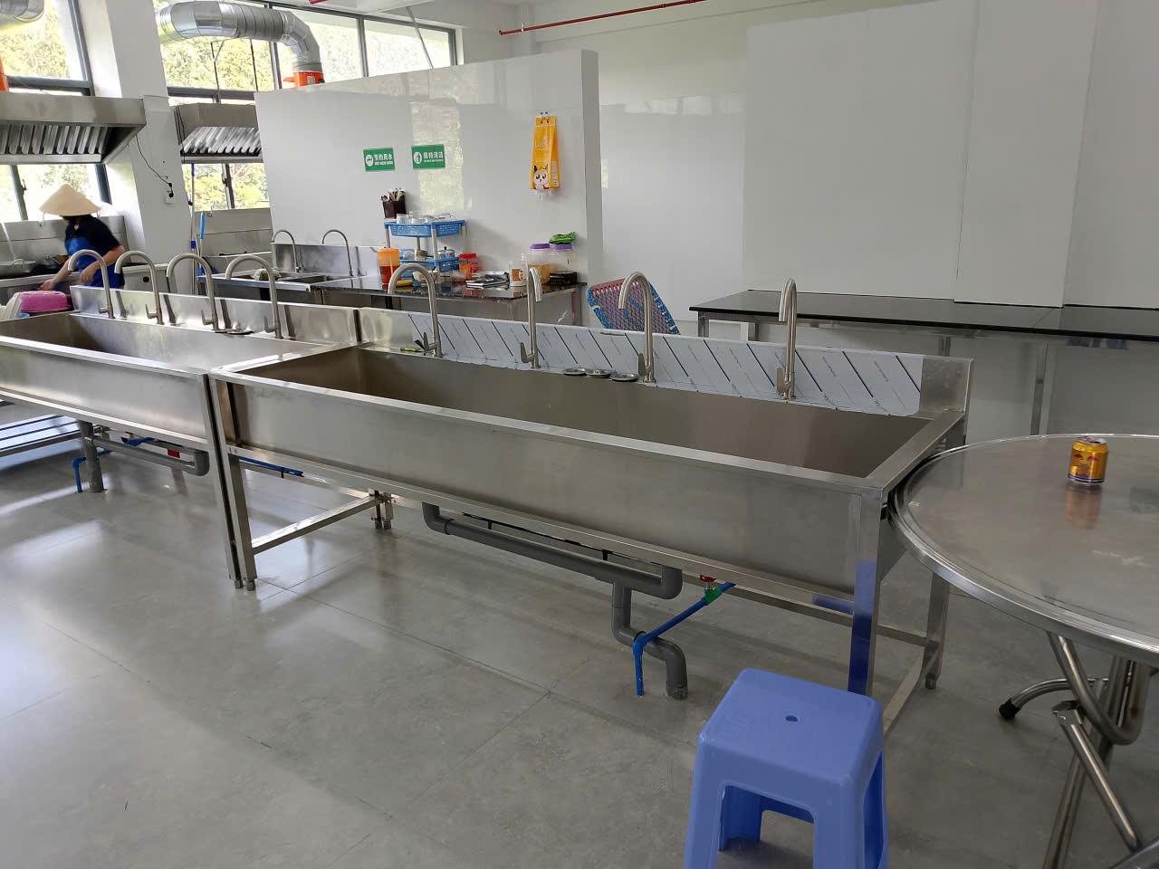 Gia c&ocirc;ng inox theo y&ecirc;u cầu & thiết bị inox bếp c&ocirc;ng nghiệp: Giải ph&aacute;p may đo tối ưu cho năm 2026 - Ảnh 3.