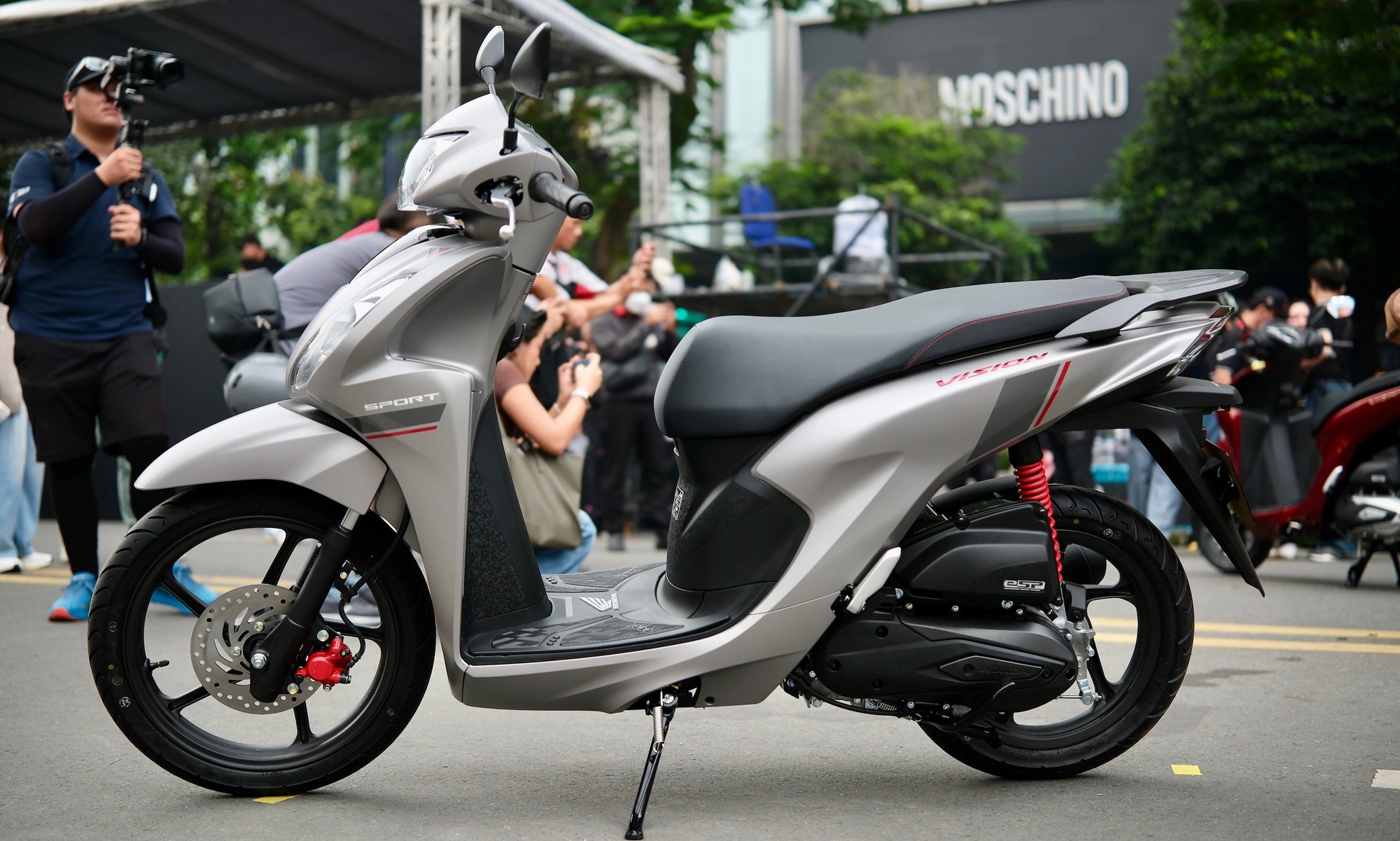 Các đại lý HEAD của Honda sao thế? nhiều mẫu xe máy tiếp tục đội giá cả chục triệu đồng - lý do đằng sau là gì? - Ảnh 2.