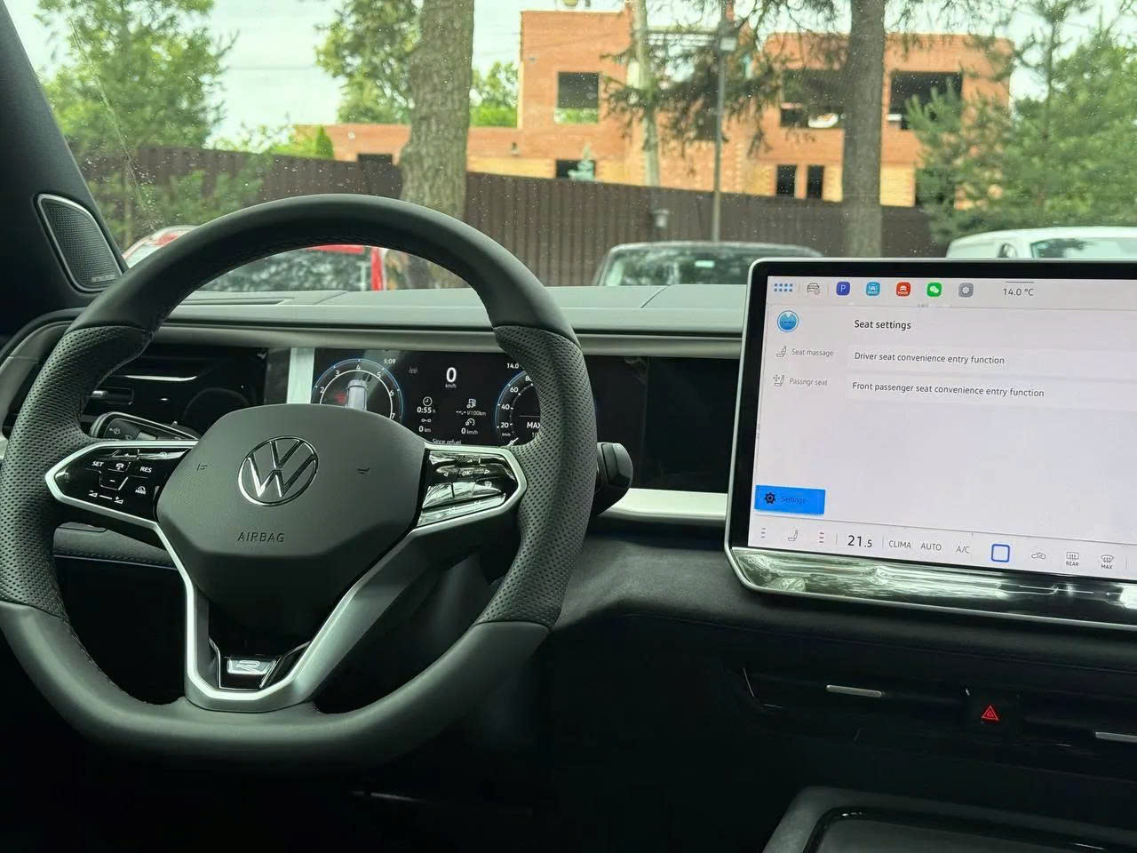 VW Teramont Pro nhận cọc tại đại l&yacute;: 2 phi&ecirc;n bản, gi&aacute; dự kiến 2,4-2,6 tỷ đồng, ra mắt cuối th&aacute;ng 3- Ảnh 8.