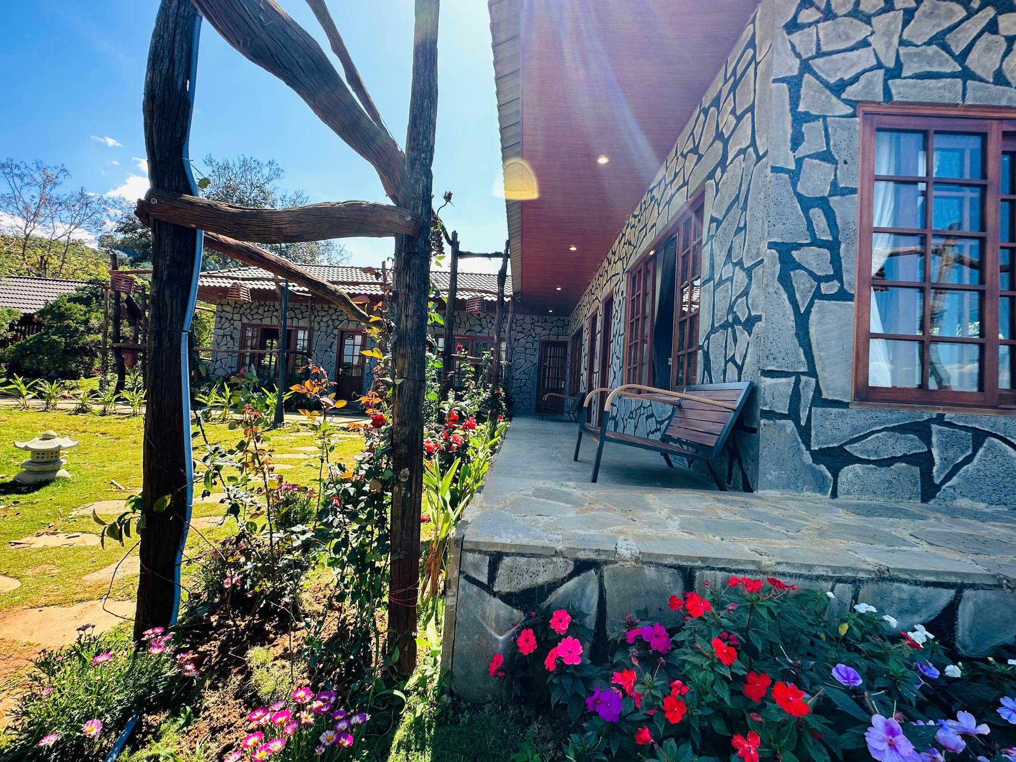 Nam nghệ sĩ đình đám đổ hết tiền vào xây khu nghỉ dưỡng 10.000 m2 ở Di Linh, quy mô choáng ngợp- Ảnh 4.