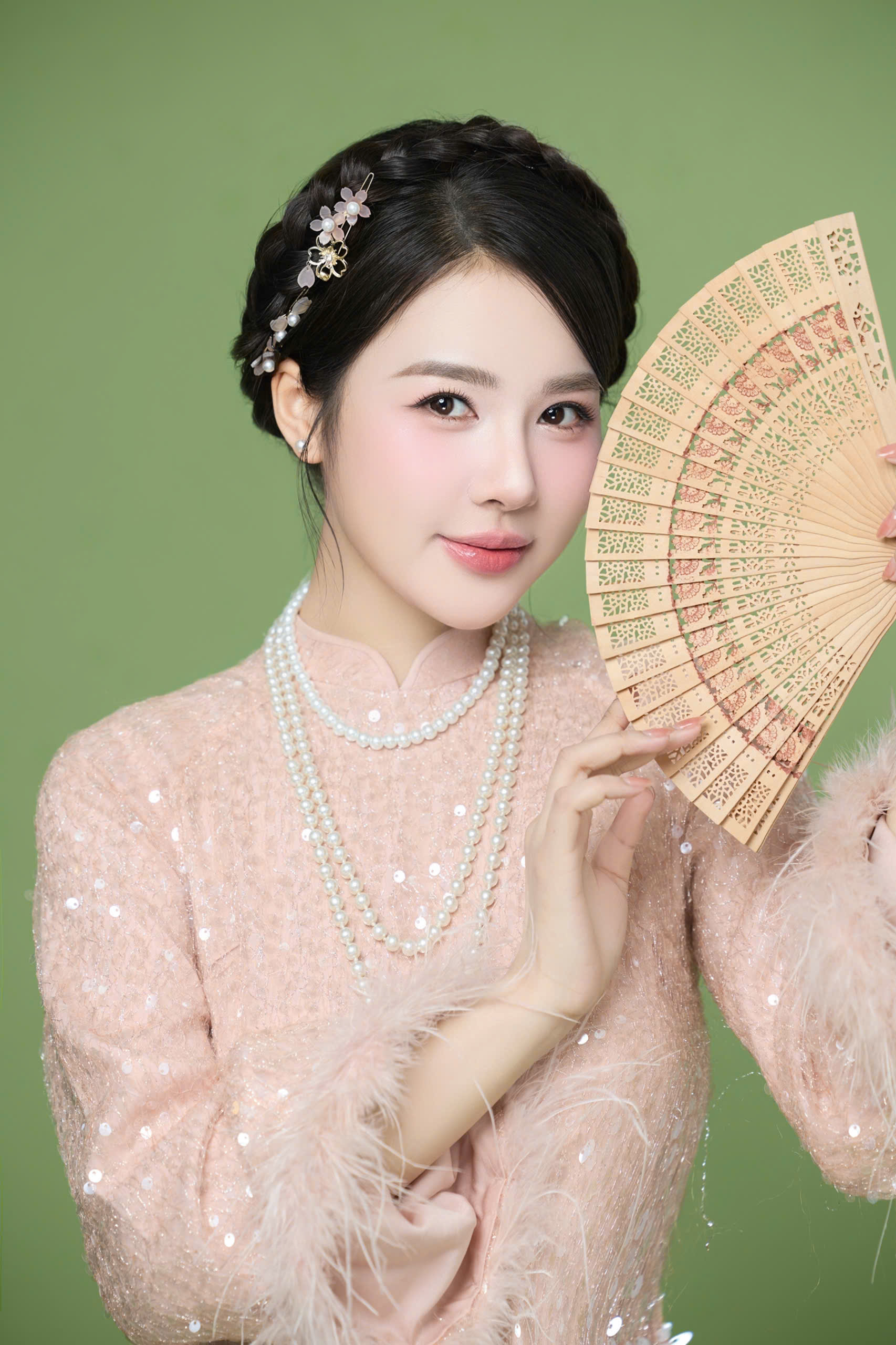 Á hậu Đỗ Hà Trang khoe vẻ đẹp Á Đông trong bộ ảnh đón Tết- Ảnh 5.