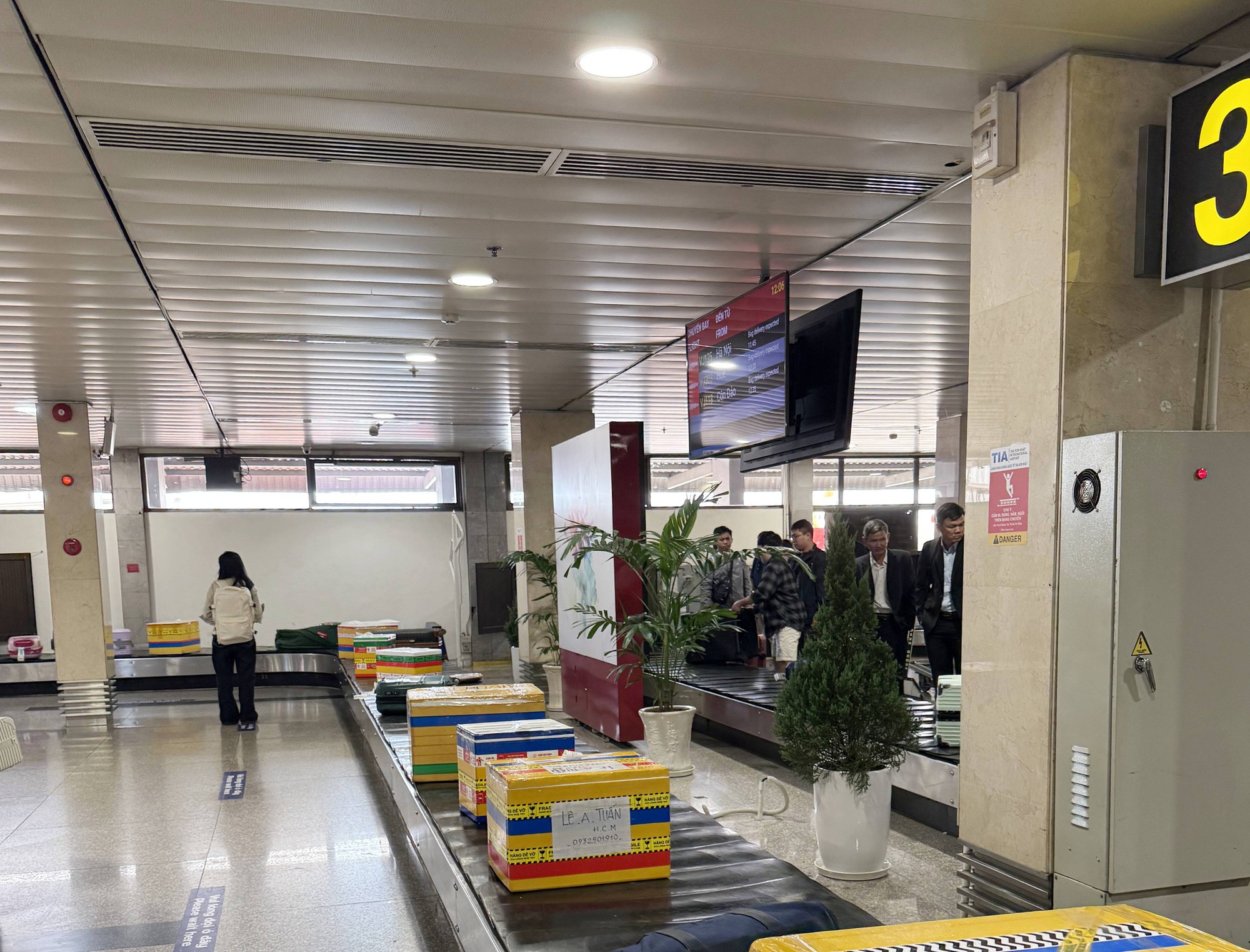 1 thứ chỉ c&oacute; ở s&acirc;n bay Việt Nam khiến kh&aacute;ch T&acirc;y thốt l&ecirc;n: 