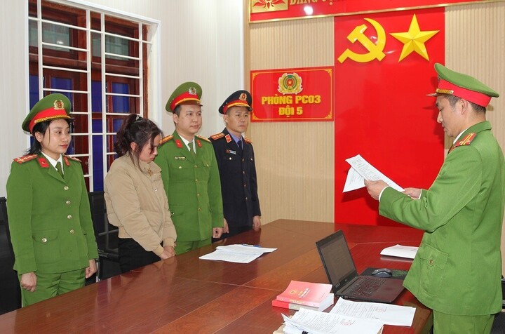 Bắt quả tang cơ sở sản xuất 60.000 lít giấm giả bằng axit công nghiệp- Ảnh 1.