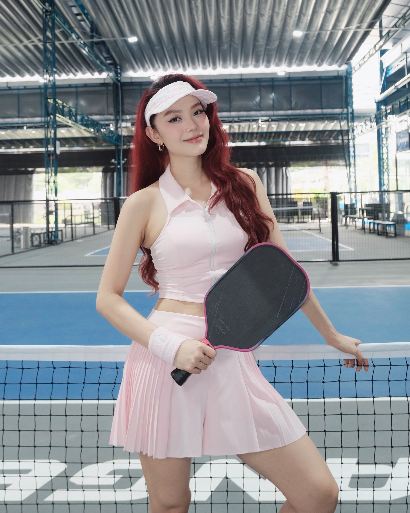 Minh Hằng khoe visual trắng ph&aacute;t s&aacute;ng, "c&agrave;y việc" 25 tiếng li&ecirc;n tục vẫn phải ra s&acirc;n pickleball "đọ tr&igrave;nh" c&ugrave;ng Ngọc Trinh - Ảnh 4.
