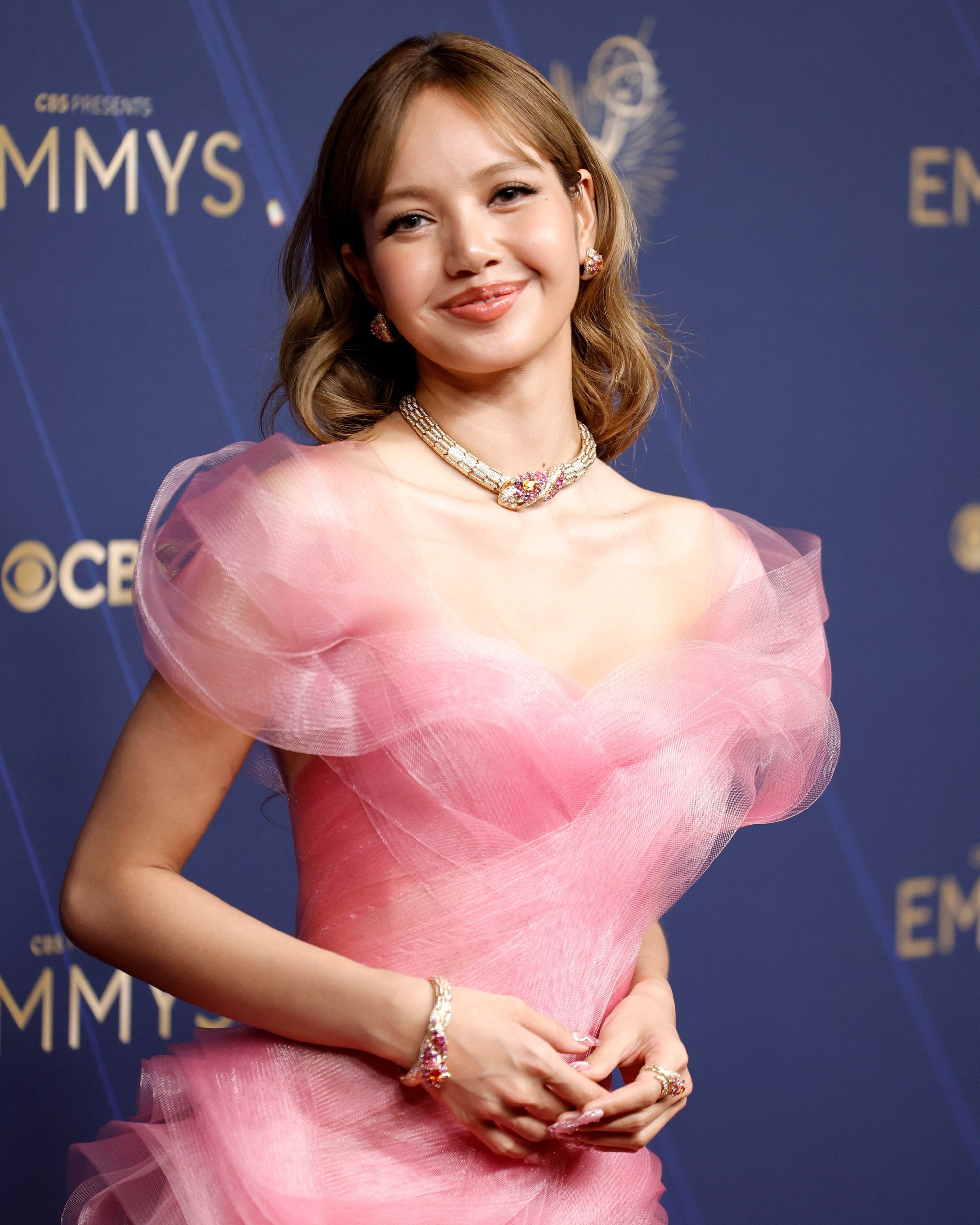 Trời lạnh, may mà có cái nóng từ Lisa! - Ảnh 10.